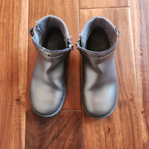 Stride Rite Metallic Booties - Picture 5 of 9